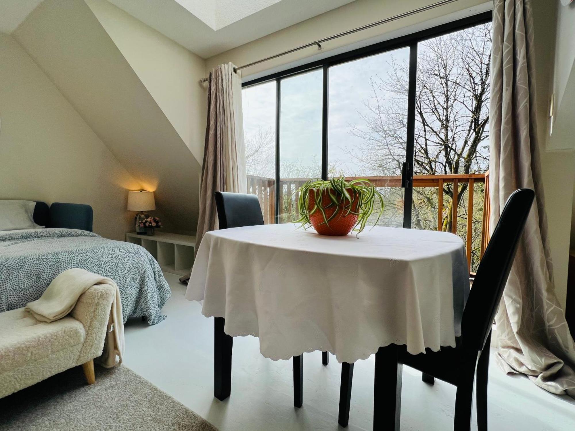 Creekside City Center Suite Северный Ванкувер Экстерьер фото
